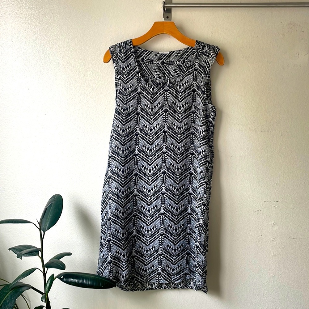ASOS Geometric Print Mini Dress in Black/White - EU 36/US 4